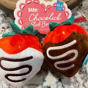 Bark 🍓 Chocolate Slab Berries 🍫Plush Dog Toy